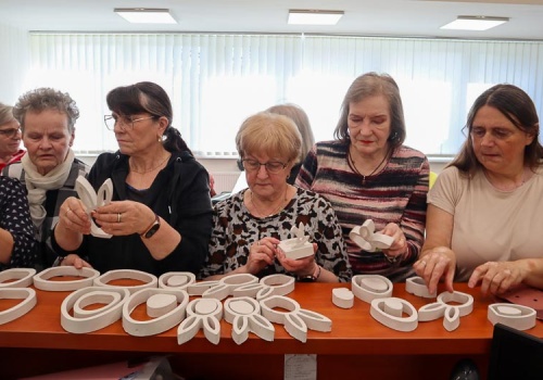 „W naszej bibliotece zrobiło się kolorowo, wiosennie i bardzo twórczo!”