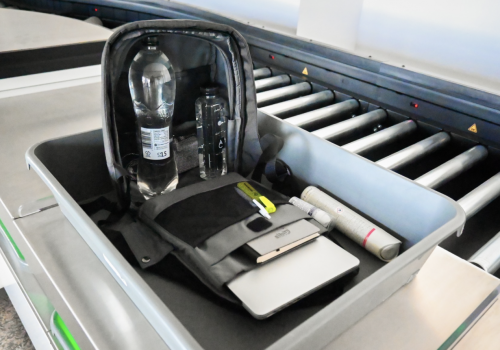 Czwarte polskie lotnisko zniesie limit płynów w bagażu podręcznym! Podpisali już umowę, znamy wstępny termin