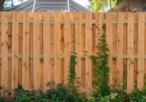 Tak po cichu przesuwają i zwiększają granice działki. Sąd Najwyższy ostrzega przed zasiedzeniem