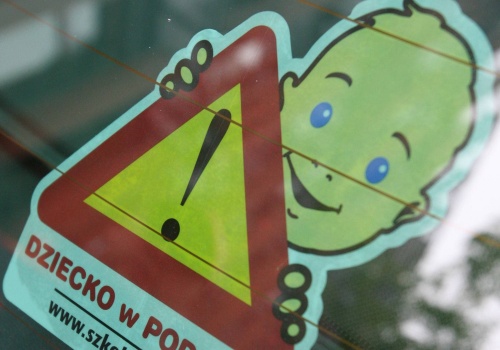 Bez jednego dokumentu dziecko nie poleci na wakacje. Wielu rodziców dowiaduje się za późno