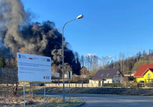 Pożar autobusu w Łomnicy.