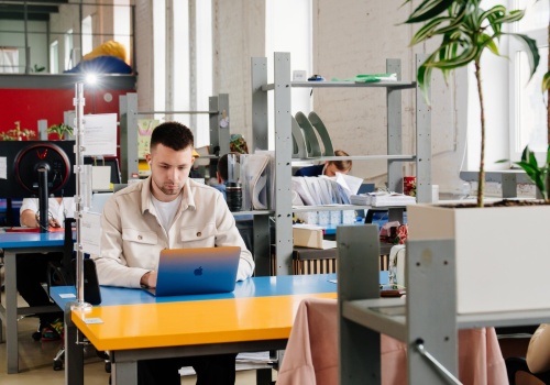 Stereotypy nie słabną. Nierówności na rynku pracy wciąż są ogromne