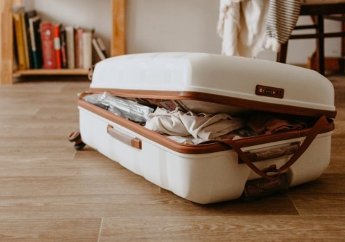 Tak odświeżysz swoją walizkę przed urlopem. Zrób to, bo będzie trzeba wyrzucić ubrania