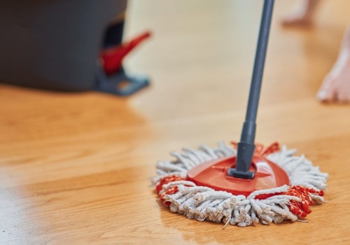 Wlej odrobinę do ciepłej wody. Podłogi będą lśnić jak nowe