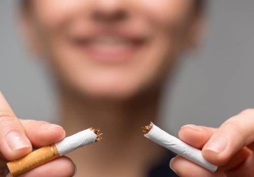 Naukowcy odkryli, co najlepiej pomaga w rzuceniu palenia