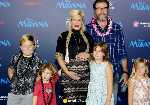 Nowe informacje o wypadku Tori Spelling i siedmiorga dzieci. 