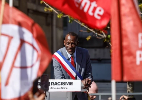 Skrajnie lewicowy mer się rozkręca. Jego dekret natychmiast skierowany do sądu