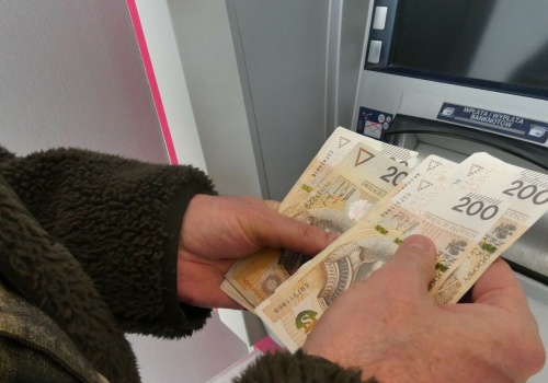 2403 zł dopłaty do pensji. Dla tych, którzy chcą pracować, ale napotykają przeszkody