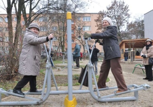 „Pogodna Jesień” w Częstochowie. Bezpłatny program dla seniorów, którzy chcą być aktywni i zdrowi