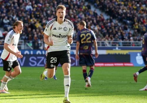 Niespodziewany bohater meczu Pogoni z Legią. Zaczęło się od błędu bramkarza