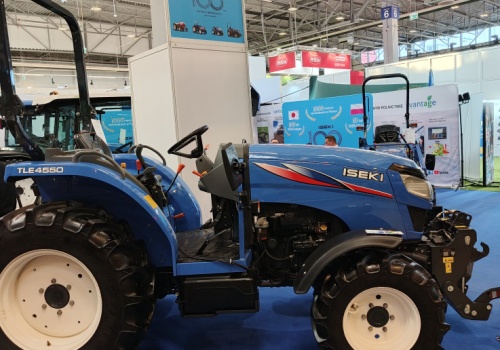 Iseki TLE 4550 AL to uniwersalny kompakt, wyprodukowany przez 100-letnią firmę
