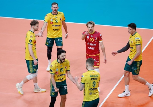 To jeszcze nie koniec ćwierćfinału PlusLigi. Faworyt wrócił z dalekiej podróży