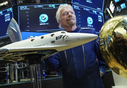 Kto poleci w kosmos? Virgin Galactic wraca z biletami dla turystów