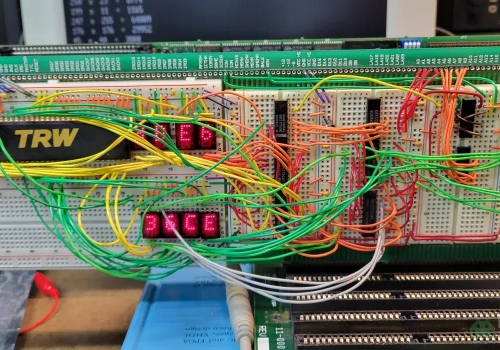 Entuzjasta stworzył kartę ISA, która przyspiesza mnożenie w Intel 8086 o 250%