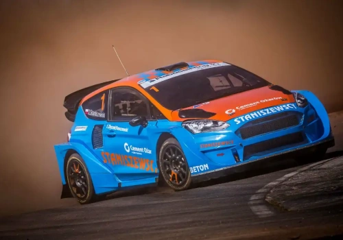 Zbigniew Staniszewski dominuje na otwarcie sezonu FIA CEZ