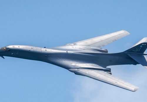 Podczas misji poszukiwawczej w Iranie USA zrzuciły 100 bomb. Media o kulisach akcji