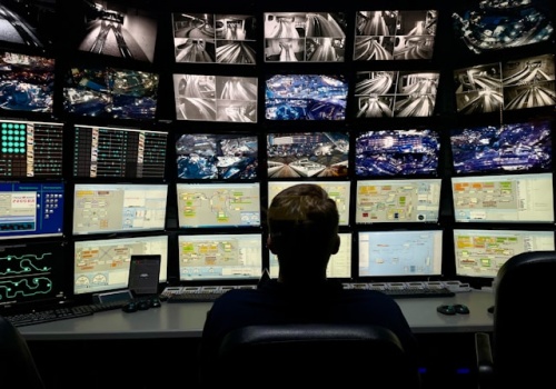 AI wchodzi do armii. Wojsko rozwija systemy do dowodzenia i cyberobrony