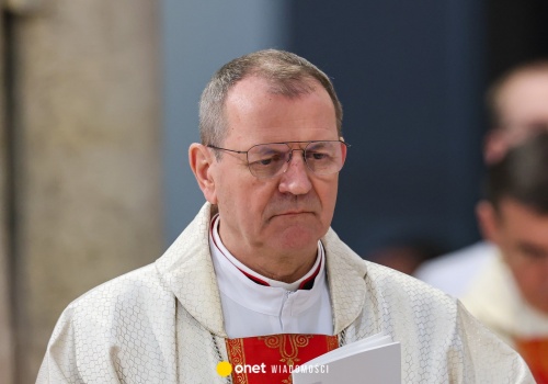 Kościół i rząd tworzą plan kryzysowy. Parafie staną się punktami pomocy