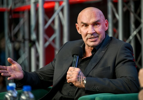 Oddał nerkę córce i sam na tym ucierpiał. Oto mało znane fakty z życia Przemysława Salety