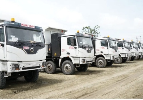 Chińczycy nie bawią się w elektryczne tiry z wielkimi zasięgami. Dwa konkurujące standardy wymian baterii w ciężarówkach