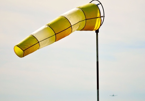 Silny wiatr na Podkarpaciu – IMGW wydało ostrzeżenie dla 9 powiatów