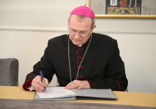 Przewodniczący Episkopatu zaapelował o modlitwę w intencji pokoju w jedności papieżem