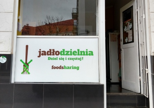 Nie marnuj jedzenia po Świętach. Zanieś nadwyżki do Jadłodzielni!