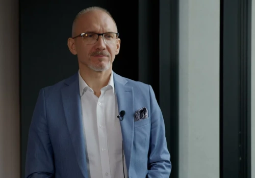 Większość pacjentów bierze leki byle jak. Ta choroba jest trzecią przyczyną zgonów w Polsce