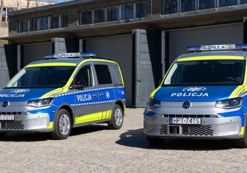 Niepozorne z zewnątrz, zaawansowane w środku. Takie radiowozy trafiły na Mazury