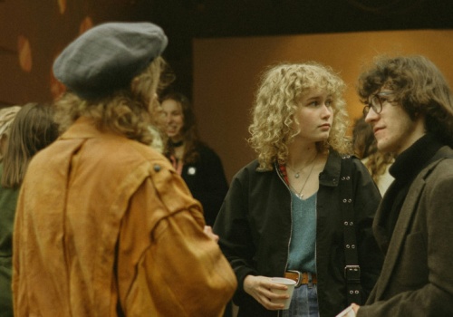 Rozmawiamy mniej niż kiedykolwiek. Naukowcy: 