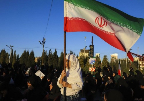 Rząd w Iranie chce żywych tarcz wokół elektrowni. Wybuchy na wyspie Chark