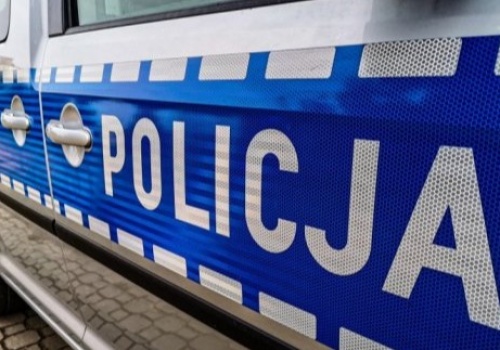 Wjechał Porsche w stację Orlen w Opolu i uciekł. Sprawa 64-latka trafi do sądu