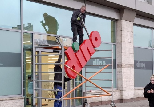 Analityk niżej ceni Dino, ale uważa kłopoty za przejściowe