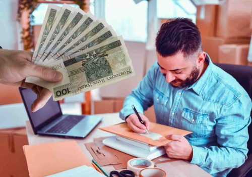 Budżet z rekordowym deficytem, a rząd wydaje 130 mln zł na nagrody