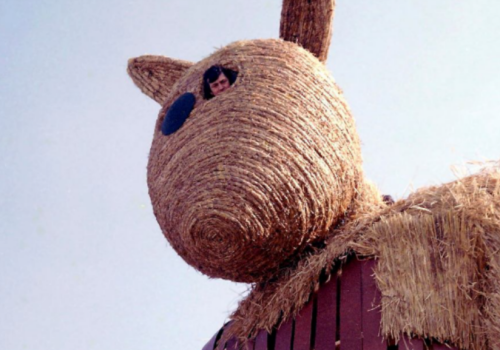 Kultowa komedia dziś w TV. „Miś” wraca na ekran