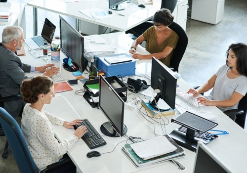 Hamulec wciśnięty. Koniec epoki masowych rekrutacji i taniej siły roboczej