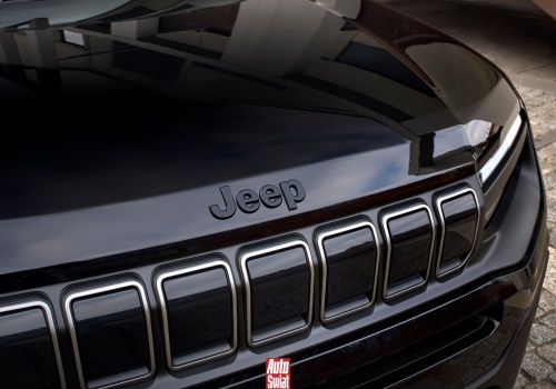 Nowa wersja specjalna Jeepa Avengera. Black Edition jest produkowany w Tychach