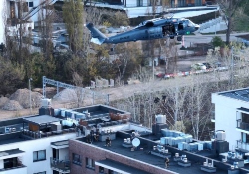 Black Hawk w Warszawie to część większej operacji. Szef MSWiA ujawnia szczegóły