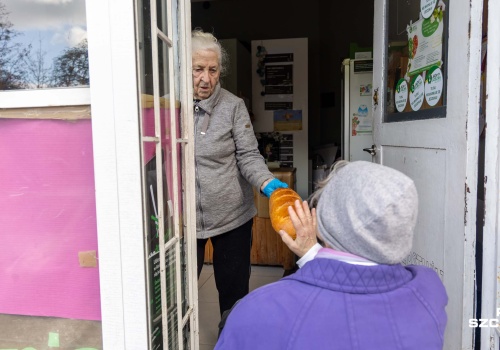 Półki w Jadłodzielni świecą pustkami