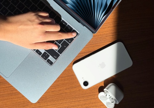 Trojany dominują w malware na Macach – raport Jamf 2025