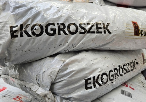 Koniec ogrzewania domów ekogroszkiem? Oto terminy zakazów i kary w 2026