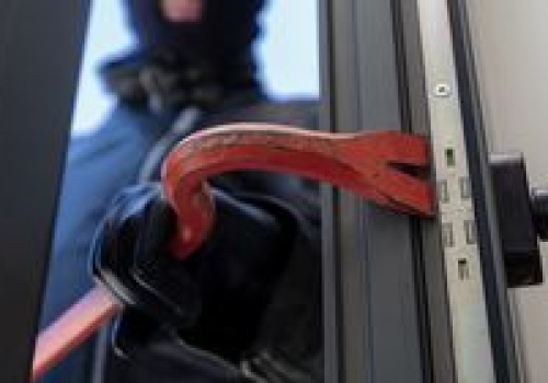 Gdzie złodzieje szukają gotówki w domu. Były włamywacz ujawnia