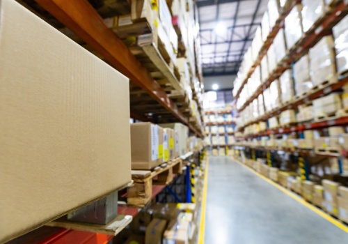 Rynek magazynowy w Polsce w 2025: stabilizacja, ostrożni deweloperzy i presja ESG