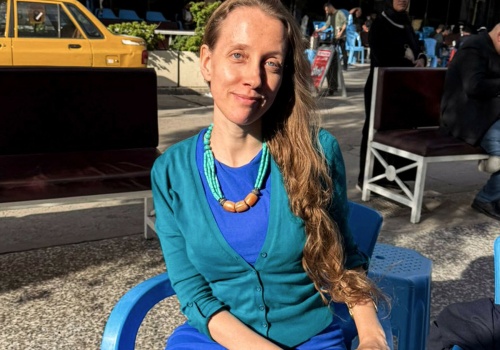 Proirańska bojówka wypuściła porwaną Amerykankę. Dziennikarka musi opuścić Irak