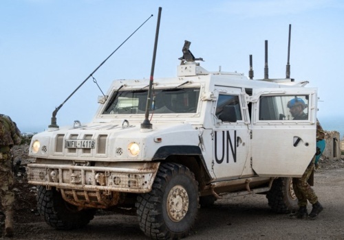 Konwój z wysłannikiem papieża ostrzelany. 