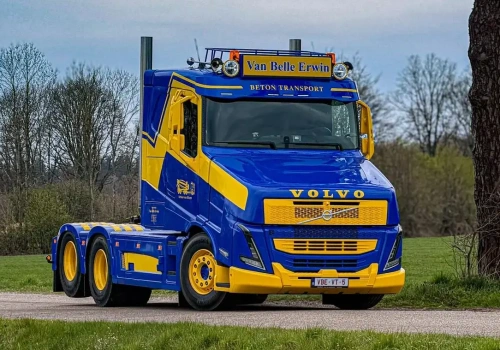 Volvo VT5 bez Globetrottera, z terenowym zderzakiem, do pracy w „budowance”