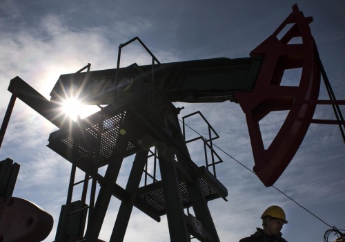 EIA podwyższyła prognozę ceny ropy Brent w tym roku o ponad 20 proc.