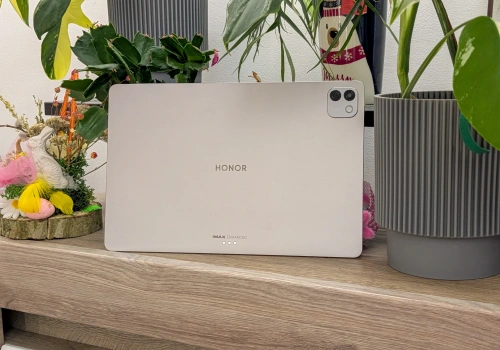 Honor MagicPad 4 genialnie udaje laptopa. Najpierw się zachwyciłem, potem zacząłem liczyć