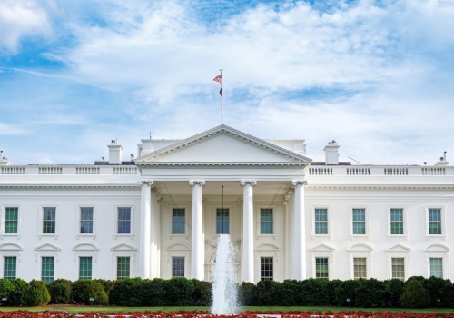 Izraelski plan, podzielony gabinet i ostrzeżenia doradców. Kulisy decyzji Trumpa o wojnie