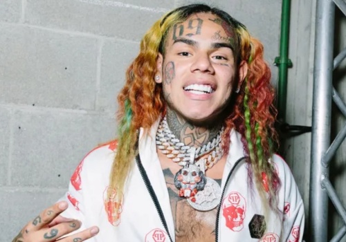 6ix9ine był jechany za bycie kapusiem. Teraz mówi do innych raperów: „Kto się teraz śmieje?”